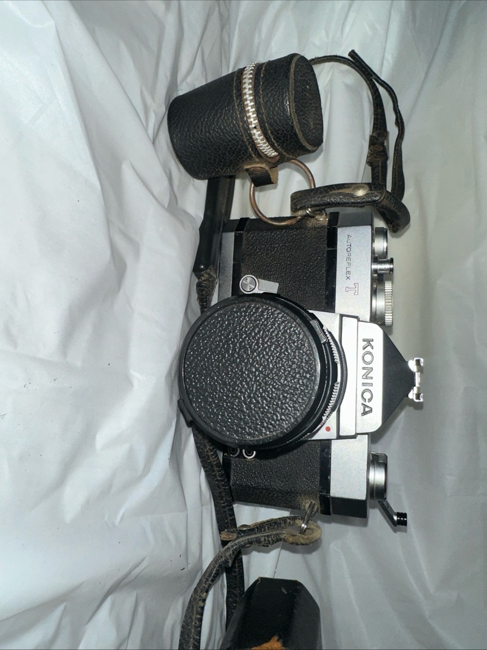 Vintage 35mm Camera in Black - Classic Film SLR